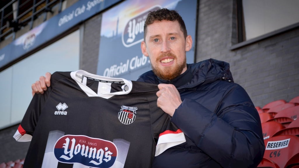 Bunney SIgns contract