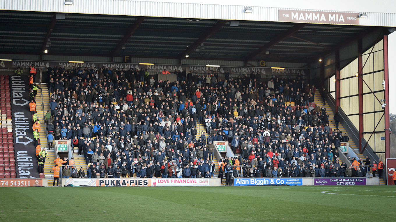 Grimsby-Town-fans-at-Bradford-City-13022020.png