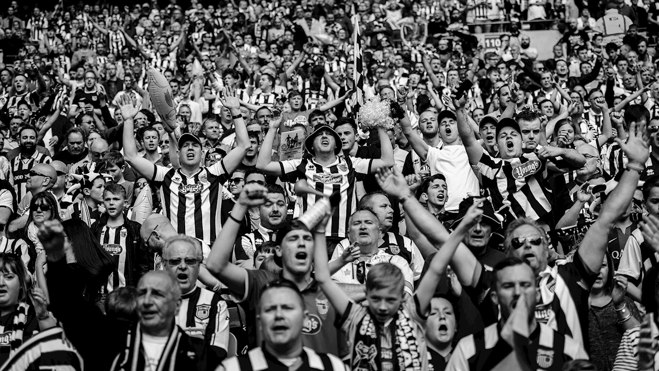 Grimsby-Town-fans-Wembley-2.png