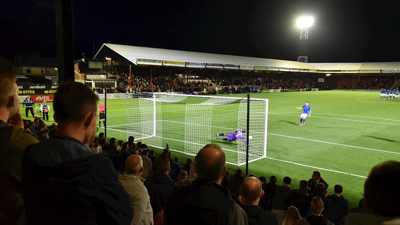 James McKeown penalty save v Macclesfield Town.png