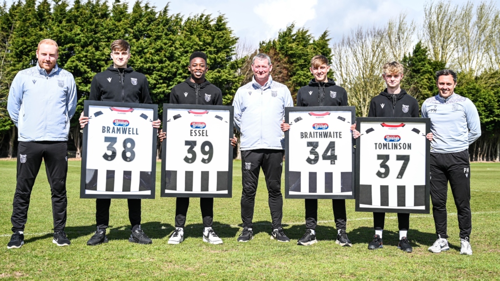 2022 Scholars With Management For Presentation