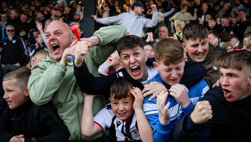 Mariners Fans Celebrate A Goal Against Stockport County